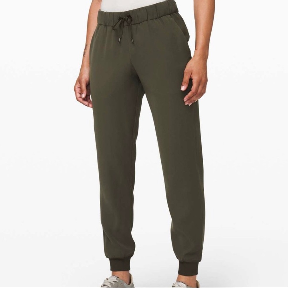 LULULEMON ON THE FLY WOVEN JOGGERS